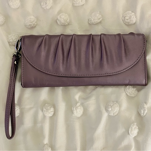 Metallic Purple Clutch Purse.  NWT. - Picture 2 of 7